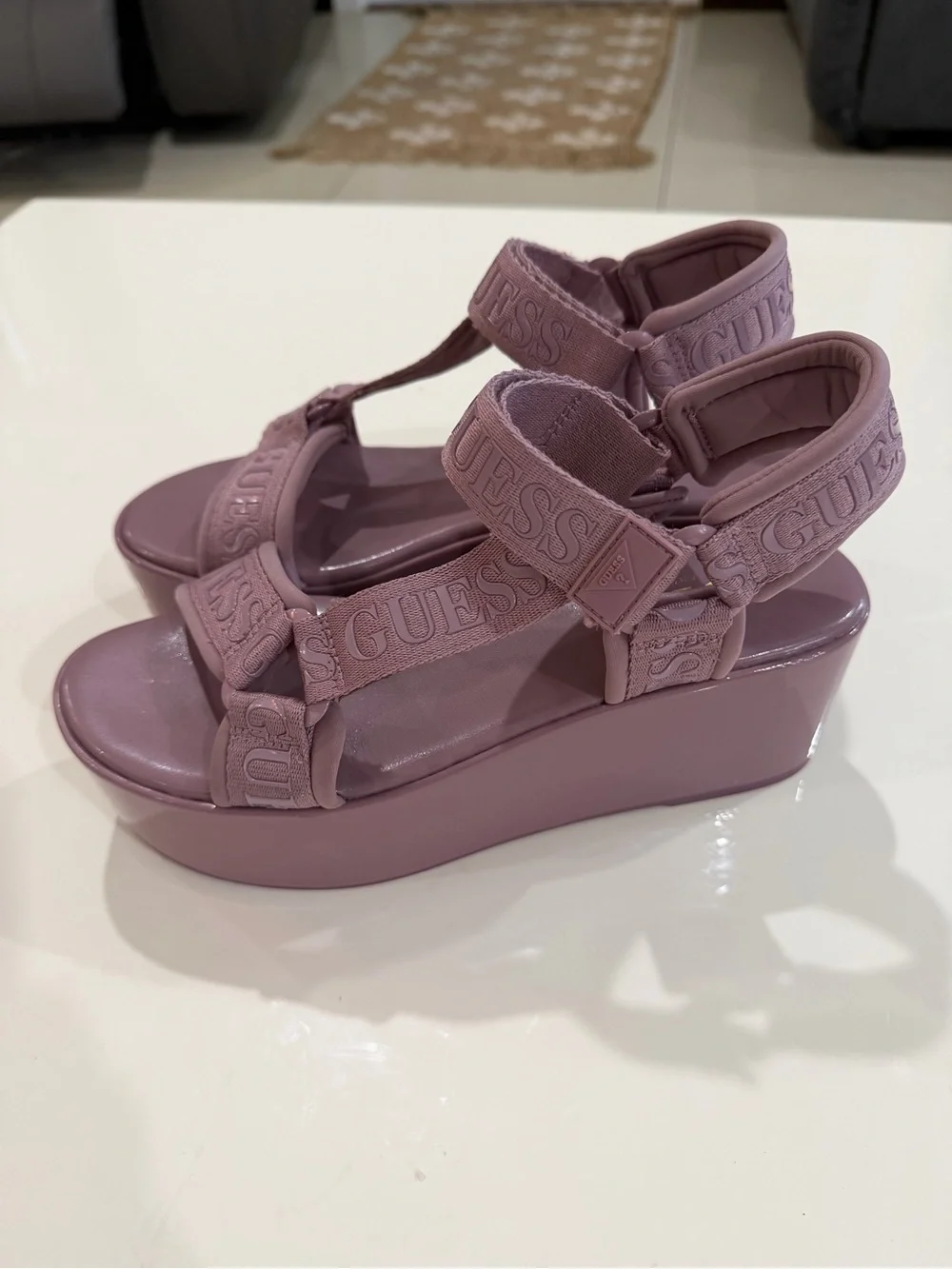 GUESS Avin Logo Sport Platform Sandals — Size 7.5 (Mauve/Lilac)